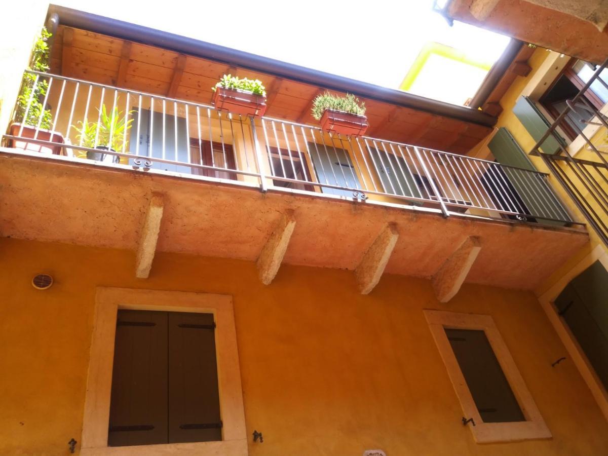Апартаменты Gecko'S Balcony Верона Экстерьер фото
